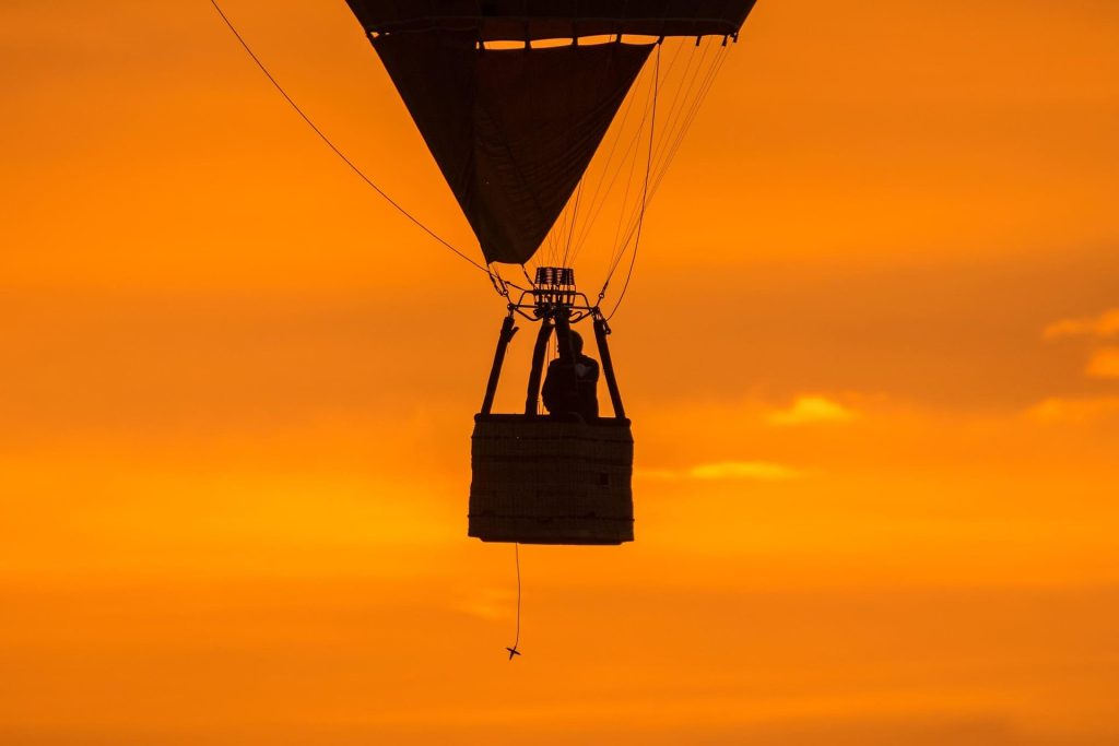 vol du soir montgolfiere par nature